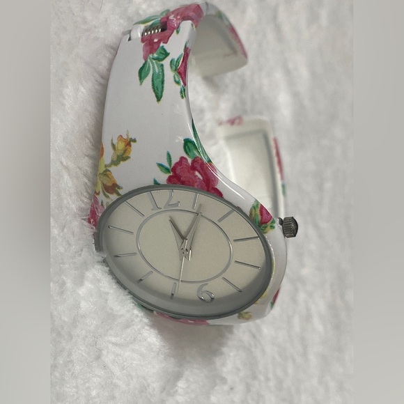 White Floral Design Ladies Bangle Style Wristwatch - Picture 8 of 12